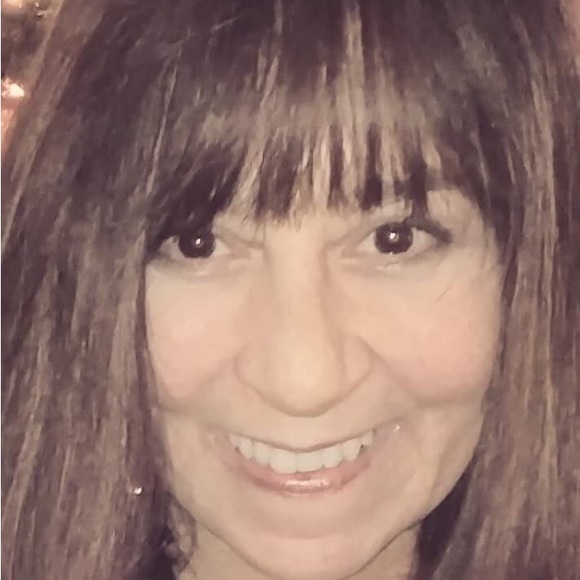 Meet your Posher, Michele - Picture 1 of 1